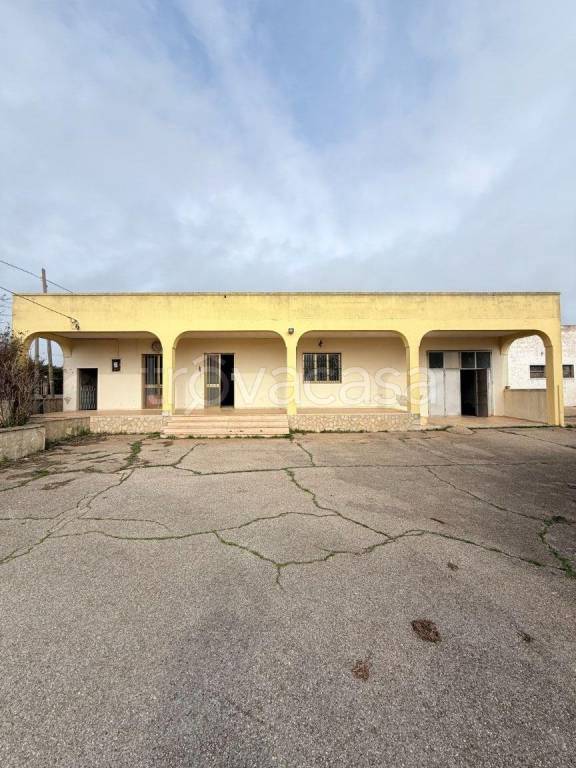 intera palazzina in vendita a Noci in zona Lamadacqua