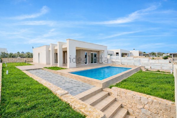 casa indipendente in vendita a Noci