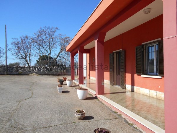 casa indipendente in vendita a Noci in zona Lamadacqua