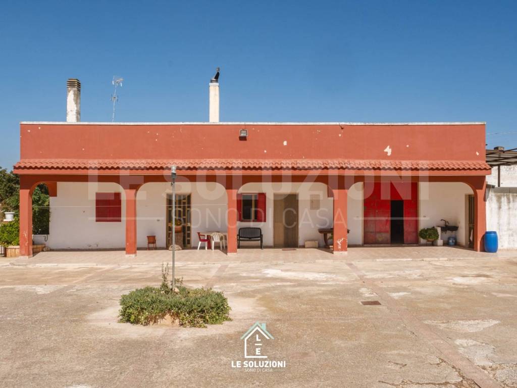 casa indipendente in vendita a Noci in zona Lamadacqua