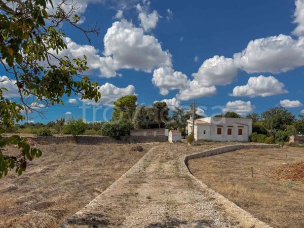casa indipendente in vendita a Noci in zona Lamadacqua