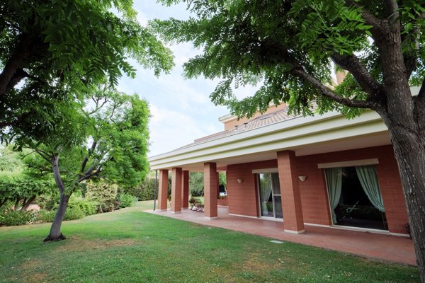 casa indipendente in vendita a Noicattaro in zona Parchitello