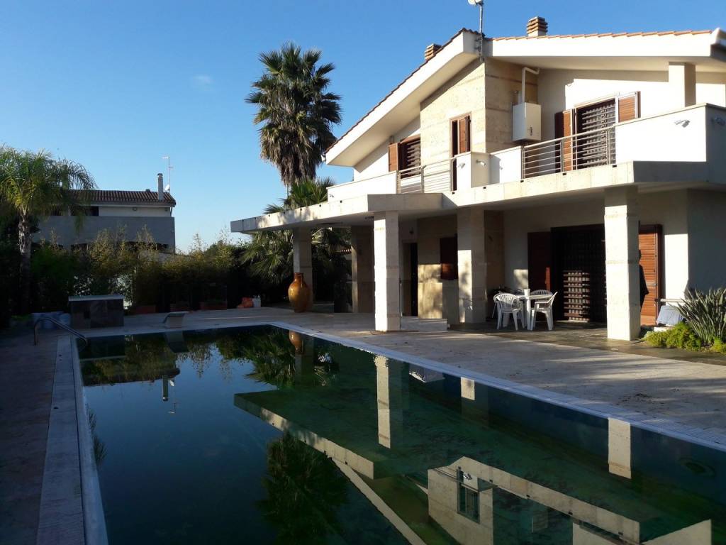 casa indipendente in vendita a Noicattaro