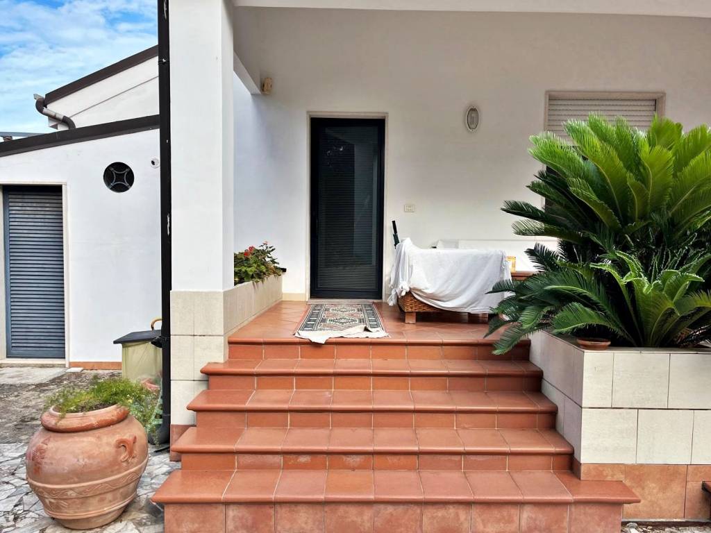 casa indipendente in vendita a Noicattaro in zona Parchitello