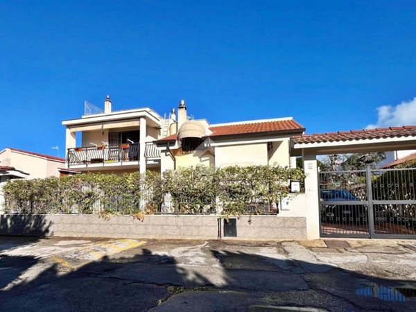 casa indipendente in vendita a Noicattaro in zona Parchitello