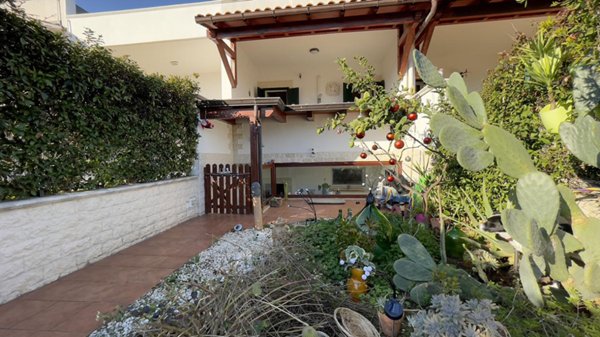 casa indipendente in vendita a Noicattaro in zona Scizzo