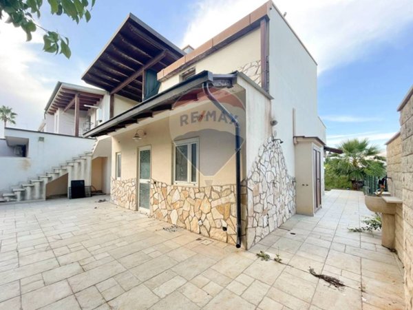casa indipendente in vendita a Noicattaro in zona Parchitello