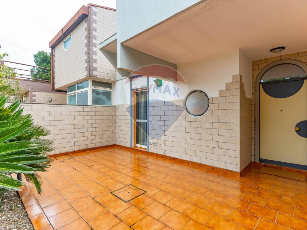 casa indipendente in vendita a Noicattaro in zona Parchitello