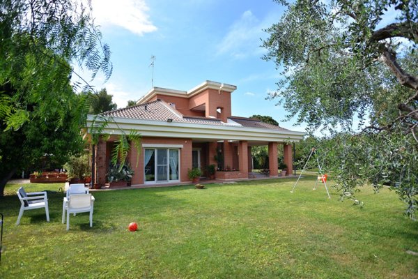 casa indipendente in vendita a Noicattaro in zona Parchitello