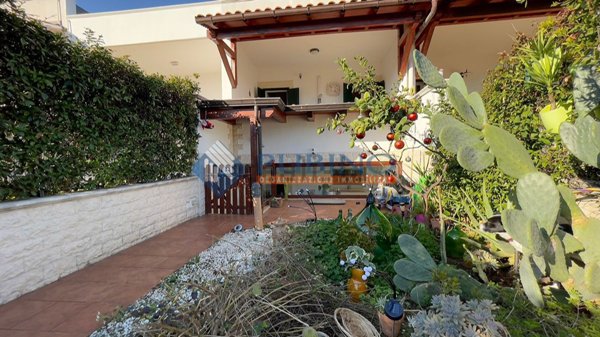 casa indipendente in vendita a Noicattaro in zona Parchitello