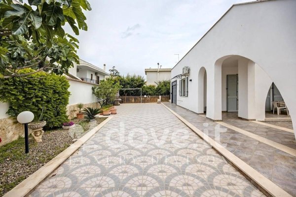 casa indipendente in vendita a Noicattaro