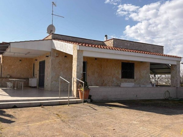 casa indipendente in vendita a Noicattaro