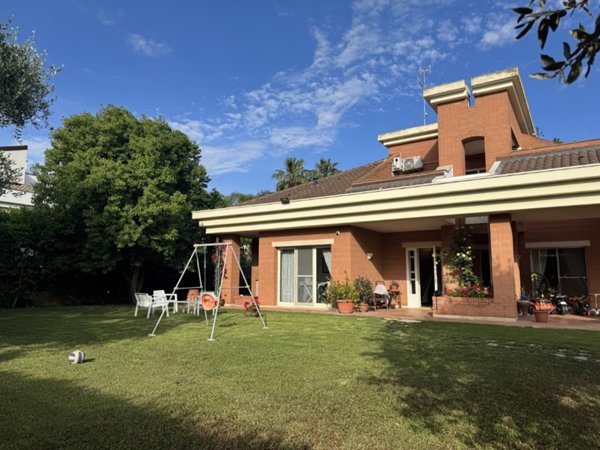 casa indipendente in vendita a Noicattaro in zona Parchitello