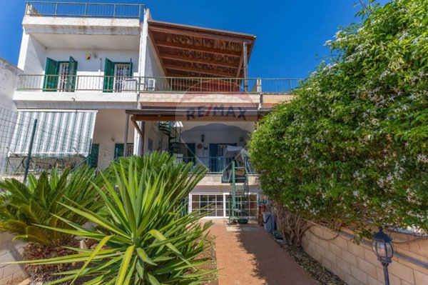 casa indipendente in vendita a Noicattaro in zona Parchitello