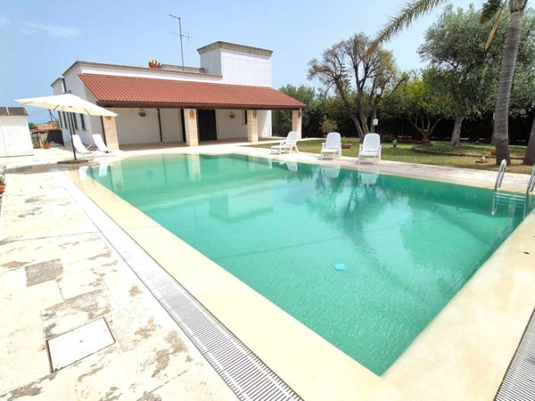 casa indipendente in vendita a Noicattaro in zona Scizzo