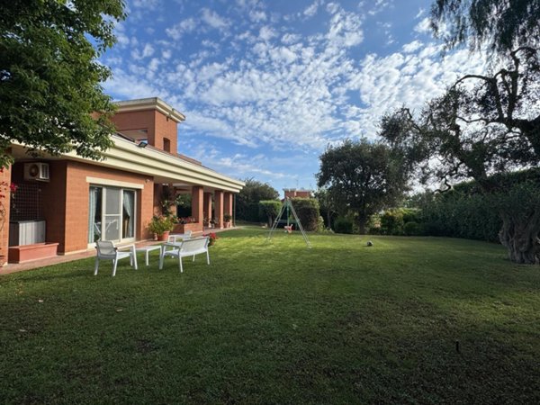 casa indipendente in vendita a Noicattaro in zona Parchitello
