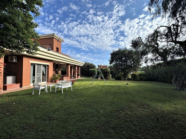 casa indipendente in vendita a Noicattaro in zona Parchitello