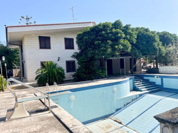 casa indipendente in vendita a Noicattaro in zona Parchitello