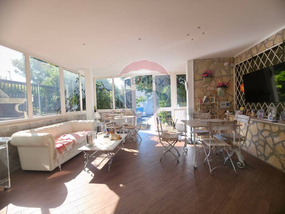 casa indipendente in vendita a Noicattaro in zona Scizzo