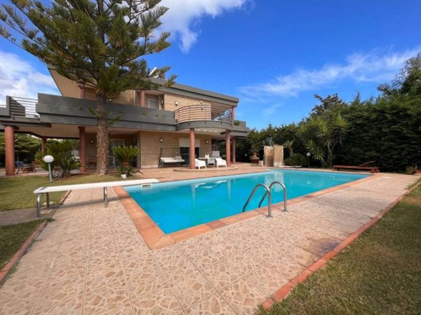 casa indipendente in vendita a Noicattaro in zona Parchitello