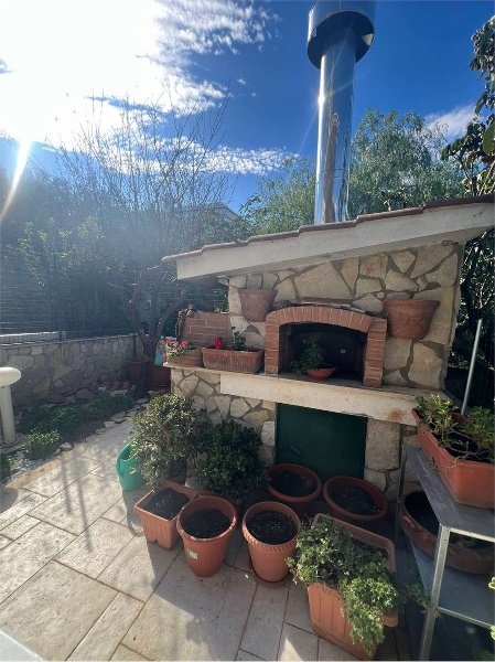 casa indipendente in vendita a Noicattaro in zona Scizzo