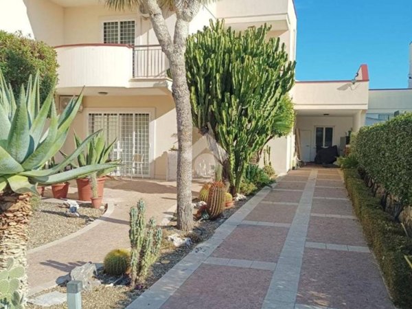 casa indipendente in vendita a Noicattaro in zona Parchitello