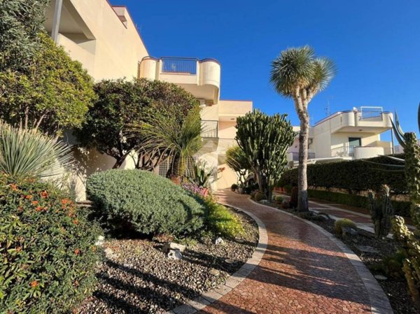 casa indipendente in vendita a Noicattaro