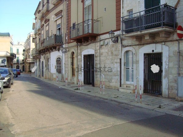 locale commerciale in vendita a Noicattaro