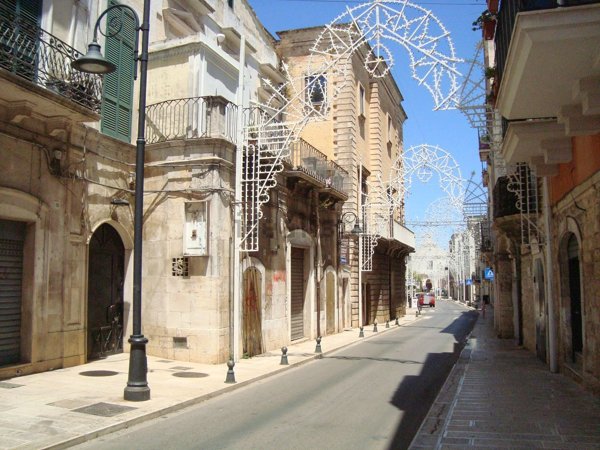 locale commerciale in vendita a Noicattaro