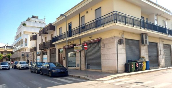 negozio in affitto a Noicattaro