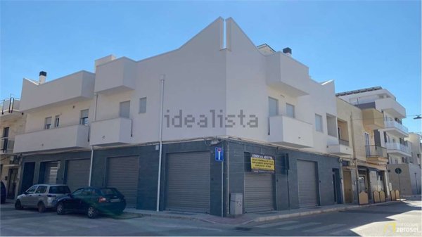 locale commerciale in vendita a Noicattaro