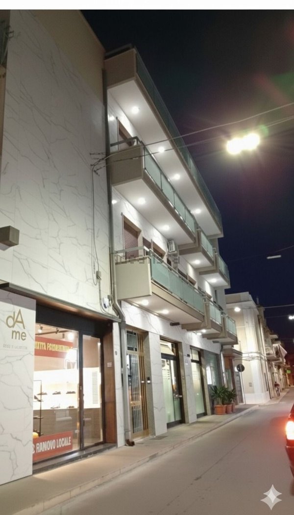 locale commerciale in vendita a Noicattaro