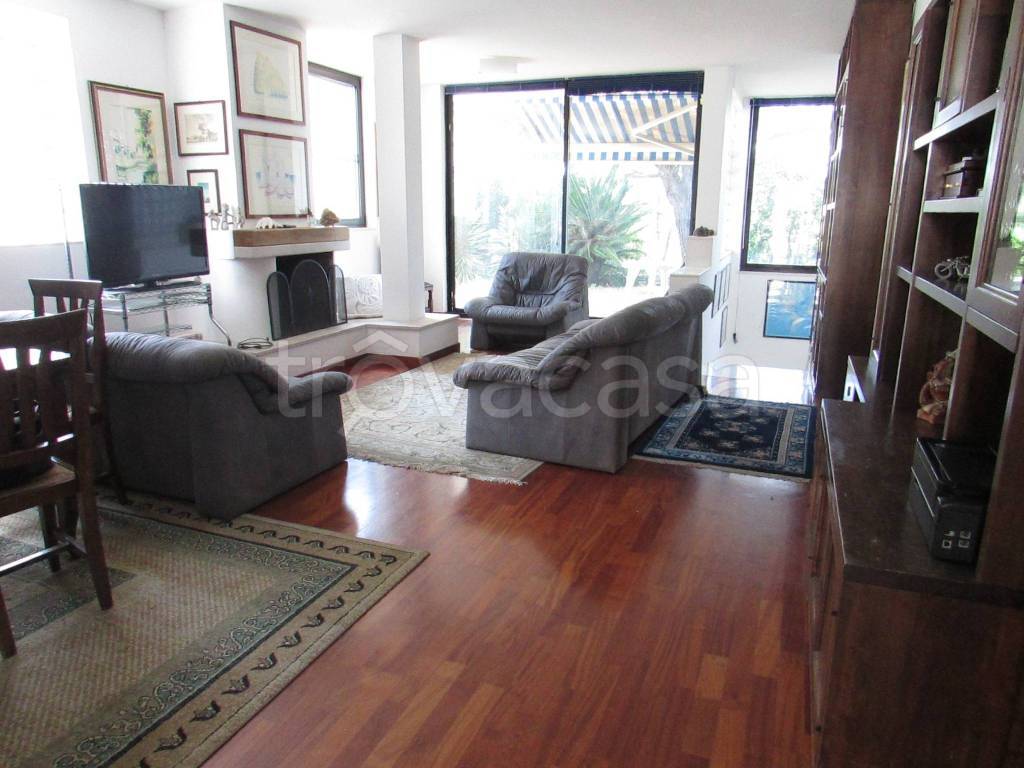 casa indipendente in vendita a Noicattaro in zona Parchitello