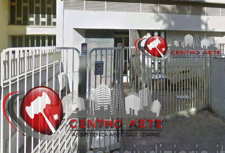 locale commerciale in vendita a Noicattaro