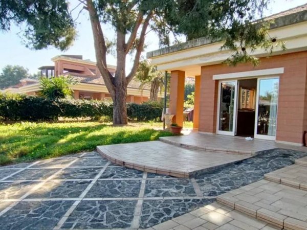 casa indipendente in vendita a Noicattaro in zona Parchitello