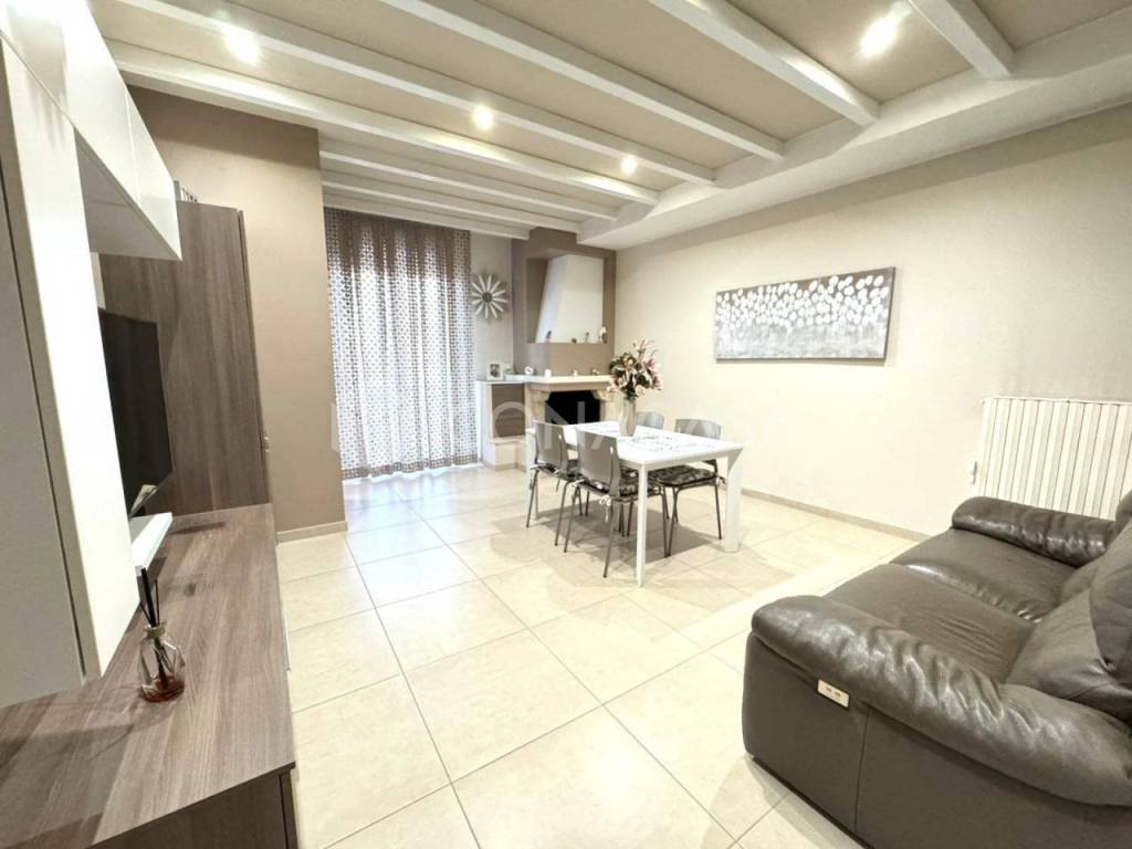 appartamento in vendita a Noicattaro