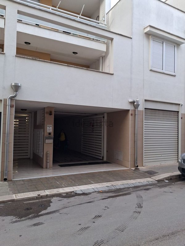 locale commerciale in vendita a Noicattaro