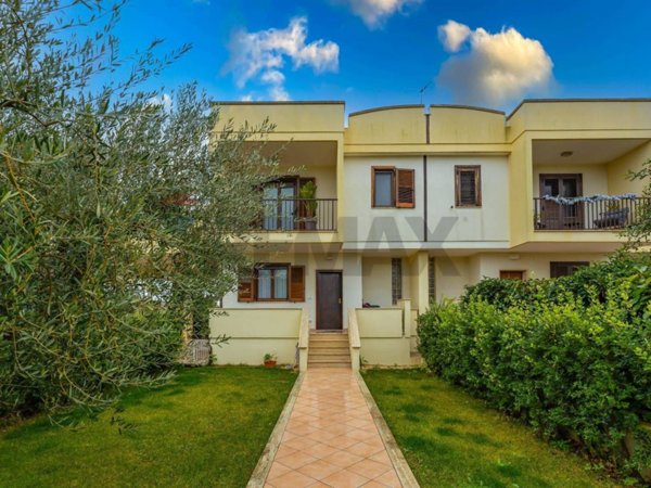 casa indipendente in vendita a Noicattaro in zona Parchitello