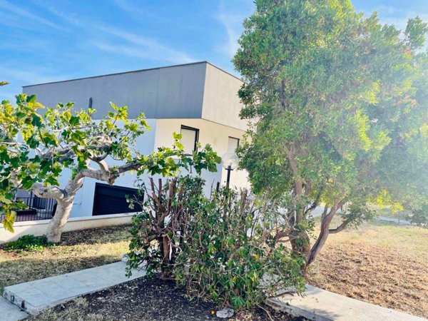 casa indipendente in vendita a Noicattaro in zona Scizzo