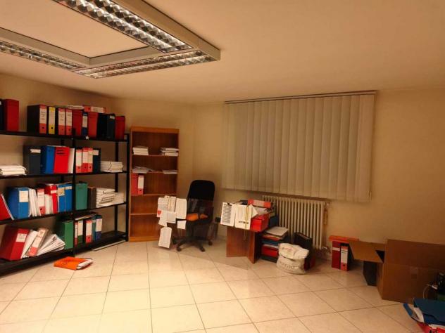 locale commerciale in vendita a Noicattaro