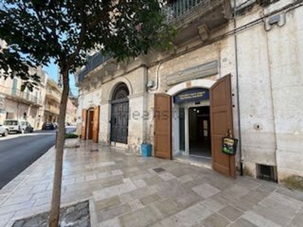 locale commerciale in vendita a Noicattaro