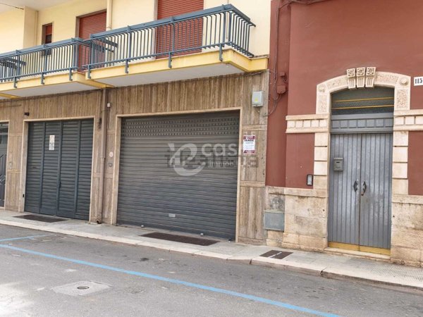 locale commerciale in vendita a Noicattaro