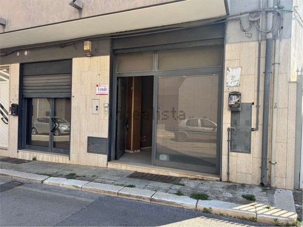 locale commerciale in vendita a Noicattaro