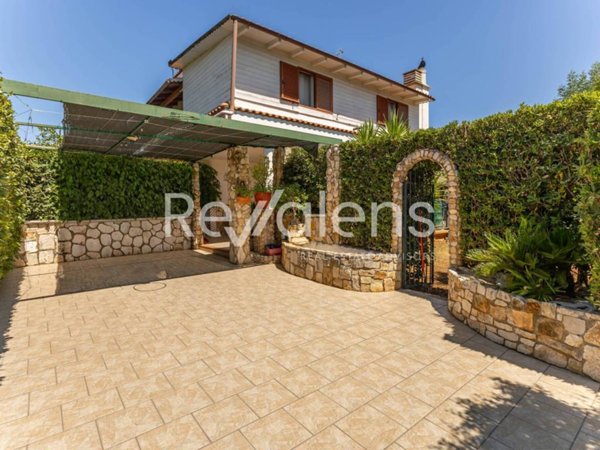 casa indipendente in vendita a Noicattaro