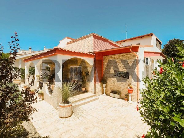casa indipendente in vendita a Noicattaro in zona Città Giardino