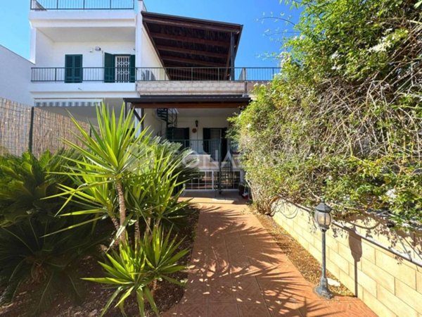 casa indipendente in vendita a Noicattaro in zona Scizzo