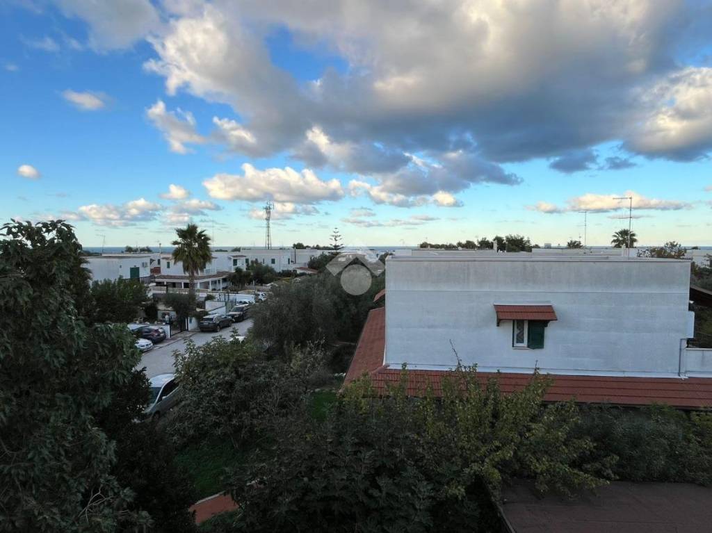 casa indipendente in vendita a Noicattaro in zona Scizzo