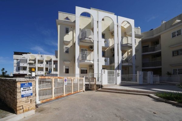 appartamento in vendita a Palo del Colle in zona Auricarro
