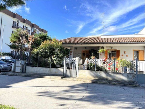 casa indipendente in vendita a Palo del Colle