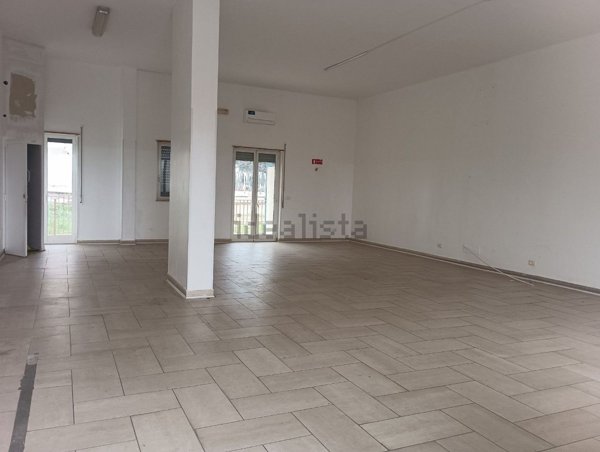 locale commerciale in vendita a Palo del Colle